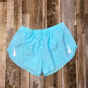 NIKE ATHLETIC SHORTS